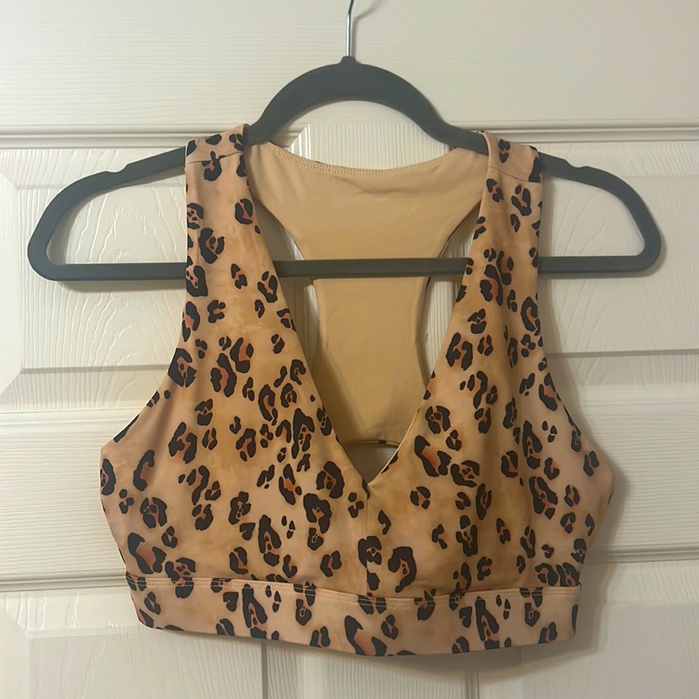 Fabletics Printed Activewear Set. Size Medium. - image 6